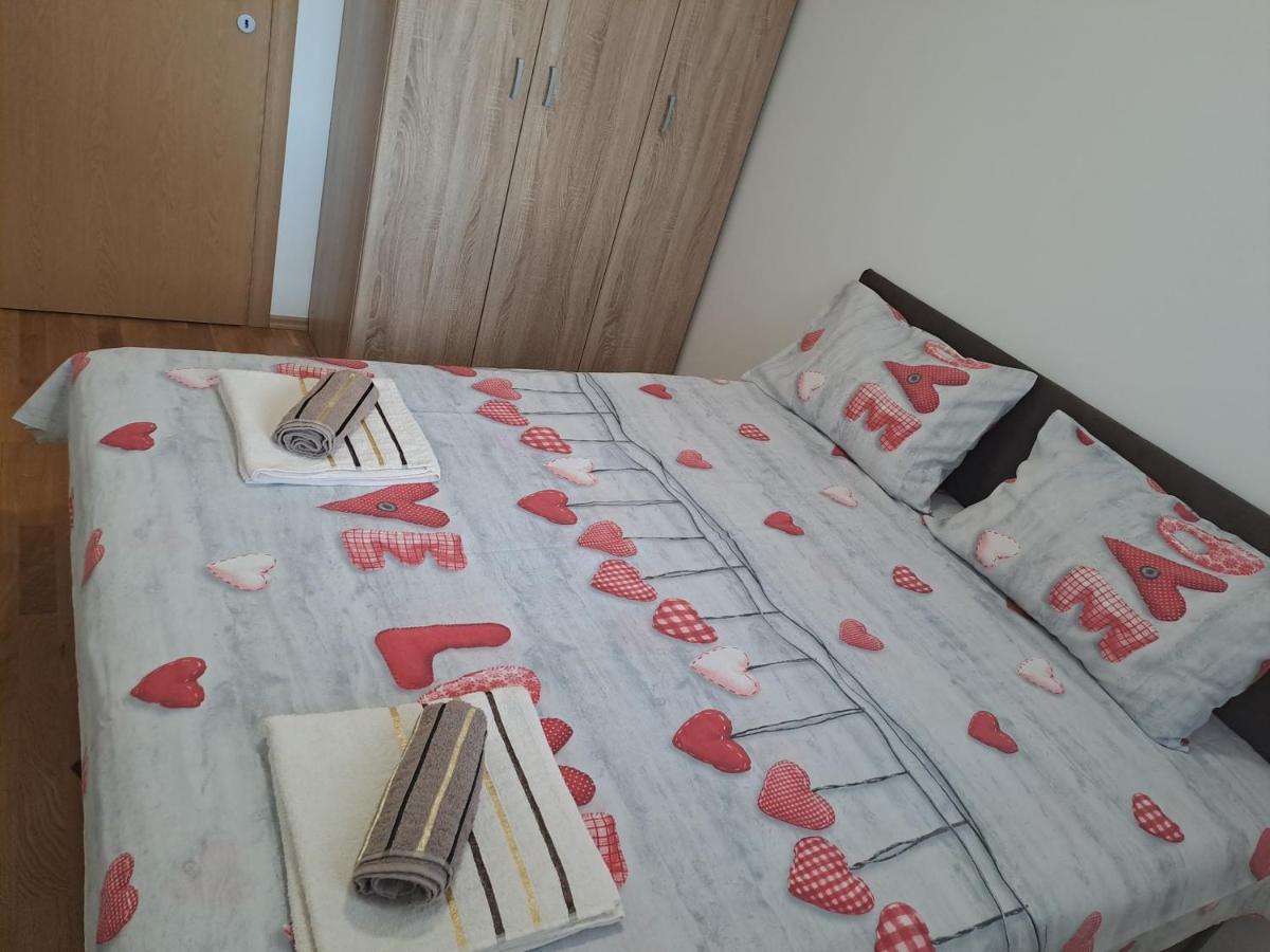 Stan na dan Nevena Appartement Lukavica Buitenkant foto